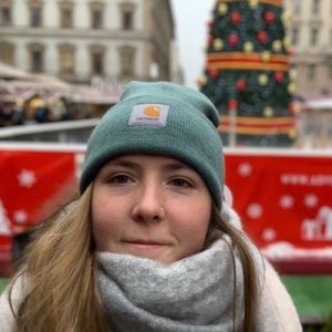 Meet your Posher, Alexis